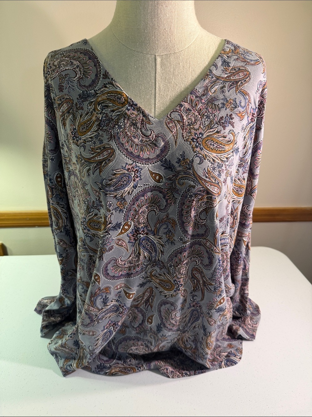 J. Jill 100% Supima Corton Paisley V-Neck Long Sleeve Top